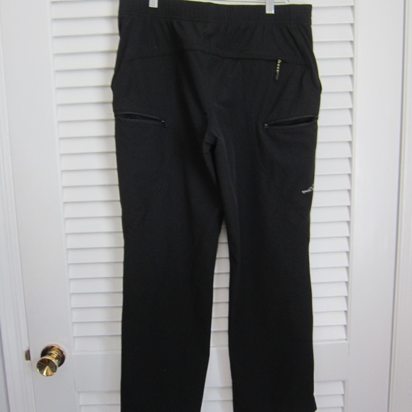 Eddie Bauer Technical Trek Belted Cargo Guide Pants in Black - Picture 1 of 4